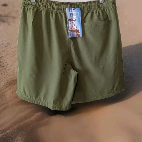 Men’s Biwisy Swim Trunks Size Medium Olive Green Pockets Mesh Lining, NWT - Picture 2 of 7